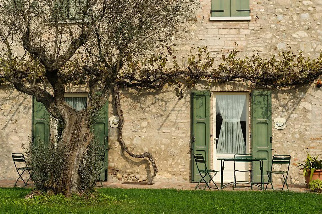 Country house Cascina Le Preseglie Guest House Desenzano del Garda