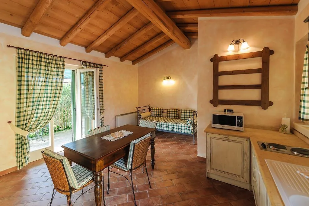 Cascina Le Preseglie Guest House Desenzano del Garda 0*,  Italy